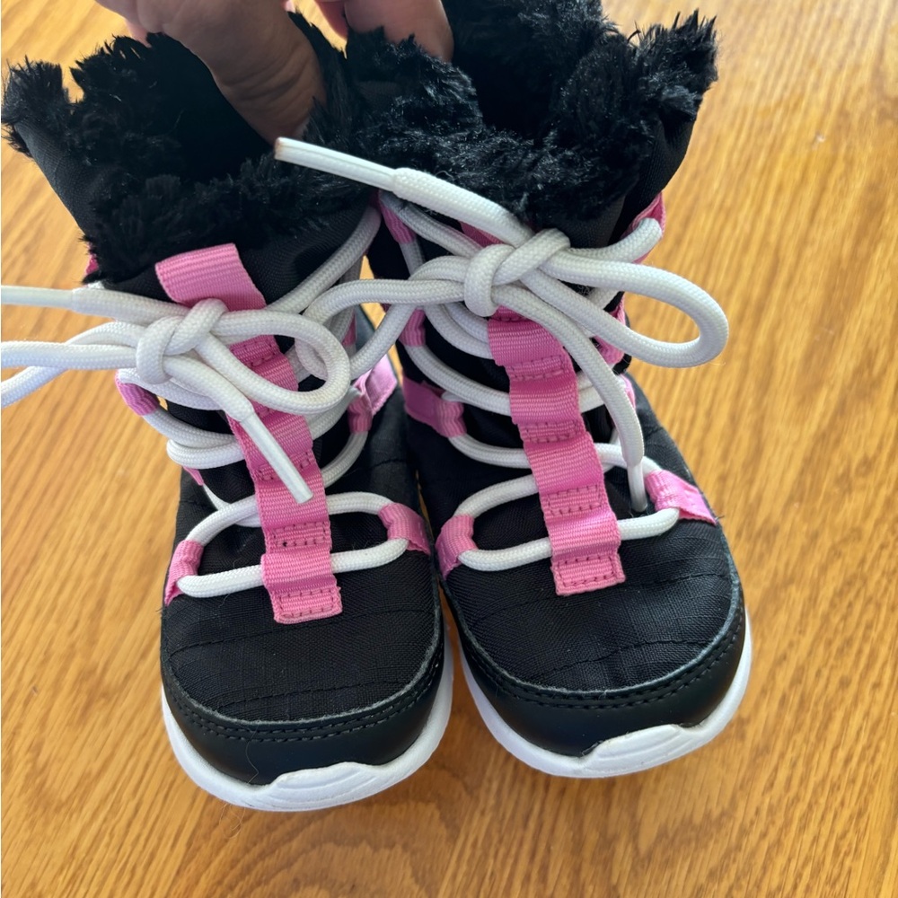 Nike boot - Picture 2 of 6